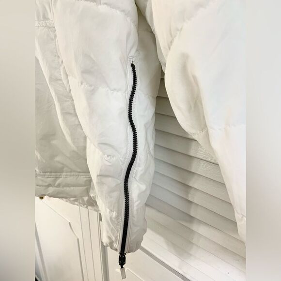 Bershka Unisex Lightweight White Puffer Jacket Size Medium - Picture 9 of 11